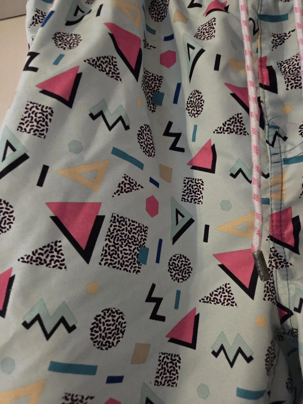 Broken threads mens L large swim suit trunks in retro 1980s style pattern